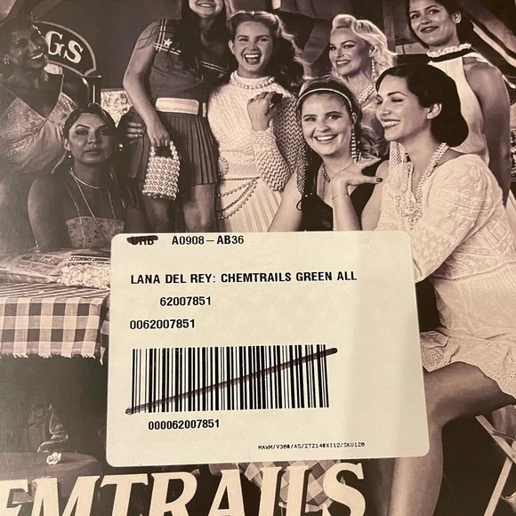 Lana del Rey LP Chemtrails Over the Country Club Urban Outfitters Exclusive - Picture 3 of 3